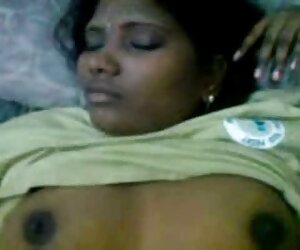 Siyah bir kızın kedi ovuşturarak sikişmek porno